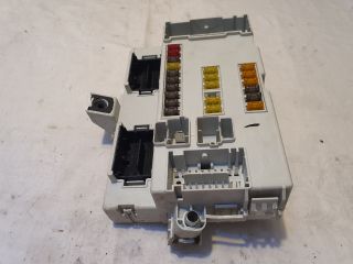 bontott ALFA ROMEO GIULIETTA Biztosítéktábla Utastér