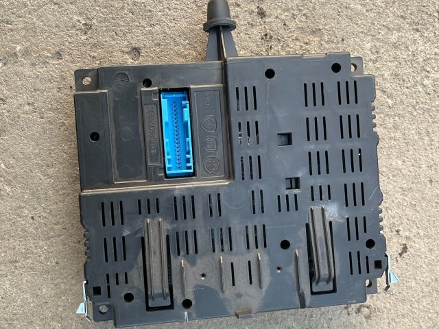 bontott ALFA ROMEO GIULIETTA Blue&Me Elektronika