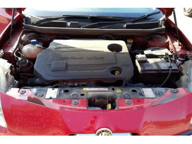 bontott ALFA ROMEO GIULIETTA Csomagtérajtó Bal Zsanér