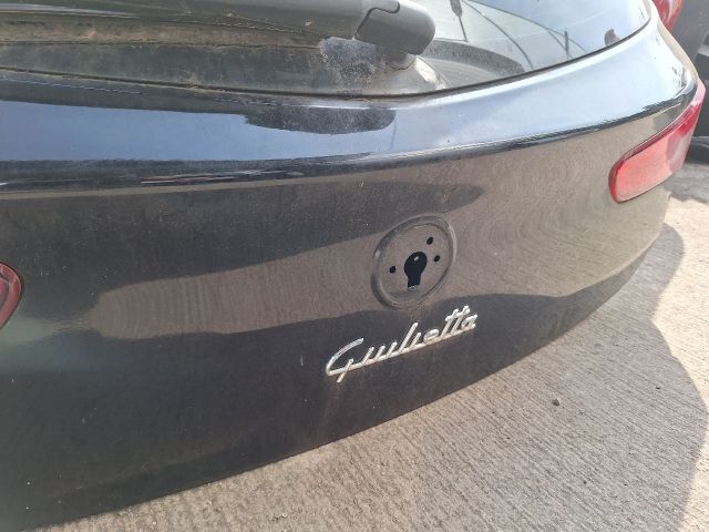 bontott ALFA ROMEO GIULIETTA Csomagtérajtó (Részeivel)