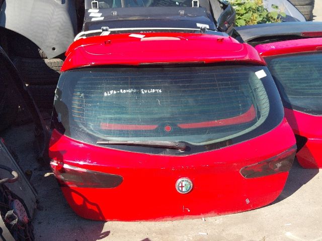 bontott ALFA ROMEO GIULIETTA Csomagtérajtó (Részeivel)