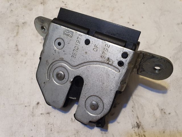 bontott ALFA ROMEO GIULIETTA Csomagtérajtó Zárszerkezet