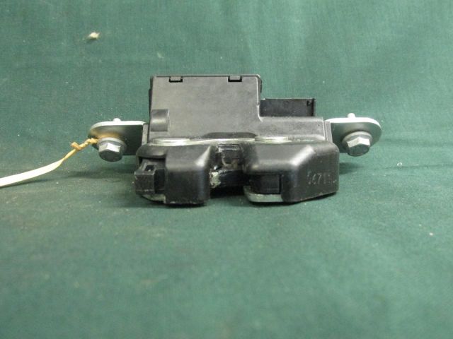 bontott ALFA ROMEO GIULIETTA Csomagtérajtó Zárszerkezet