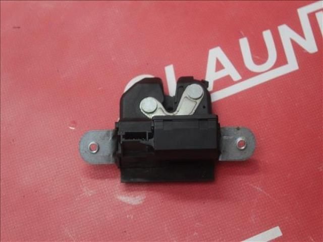 bontott ALFA ROMEO GIULIETTA Csomagtérajtó Zárszerkezet