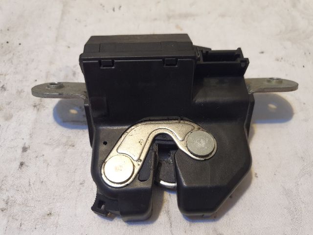 bontott ALFA ROMEO GIULIETTA Csomagtérajtó Zárszerkezet