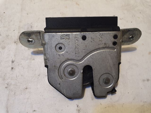 bontott ALFA ROMEO GIULIETTA Csomagtérajtó Zárszerkezet