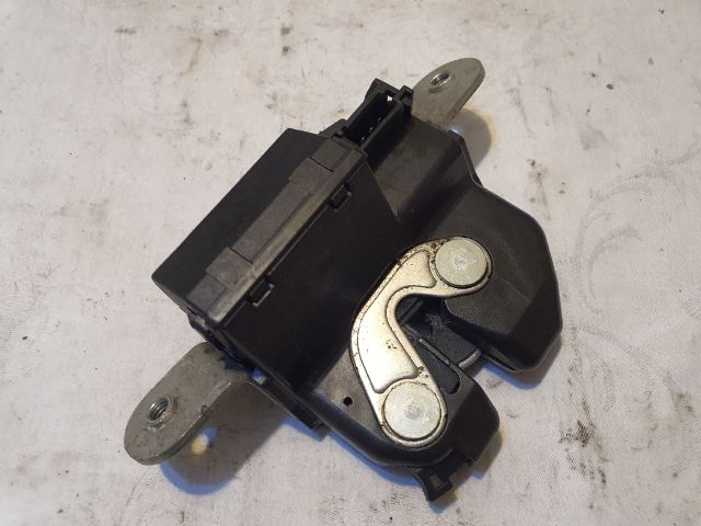 bontott ALFA ROMEO GIULIETTA Csomagtérajtó Zárszerkezet