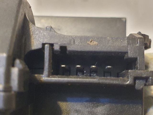 bontott ALFA ROMEO GIULIETTA Csomagtérajtó Zárszerkezet