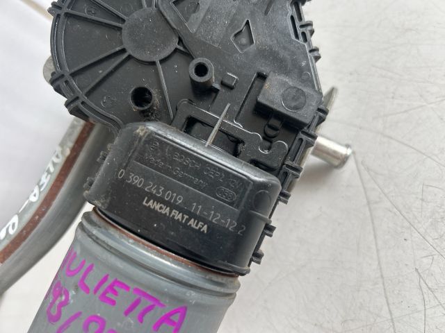 bontott ALFA ROMEO GIULIETTA Első Ablaktörlő Szerkezet Motorral