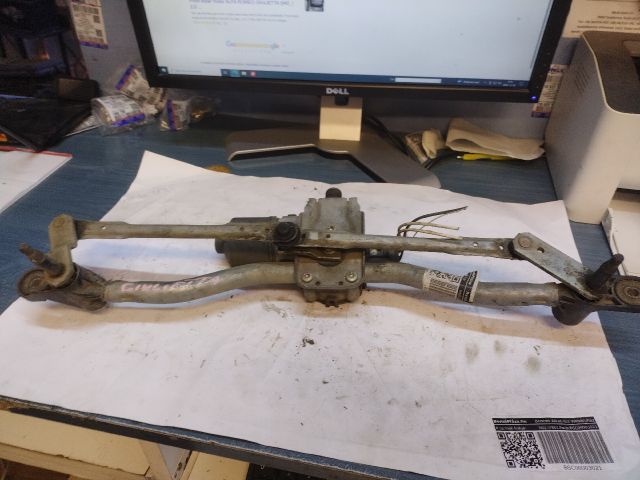 bontott ALFA ROMEO GIULIETTA Első Ablaktörlő Szerkezet Motorral