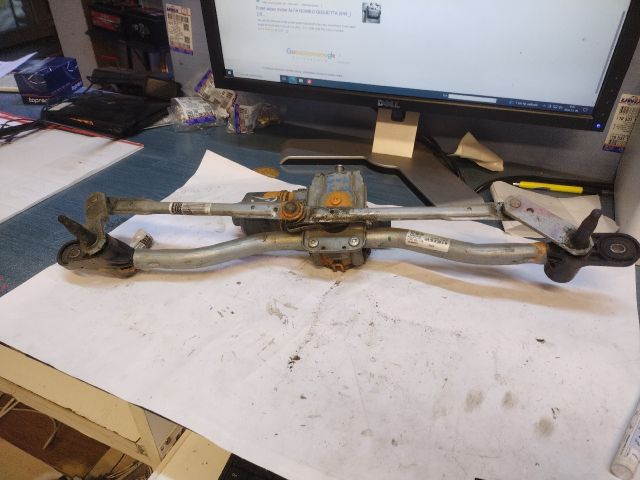 bontott ALFA ROMEO GIULIETTA Első Ablaktörlő Szerkezet Motorral