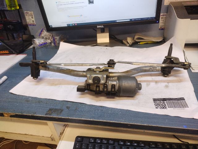 bontott ALFA ROMEO GIULIETTA Első Ablaktörlő Szerkezet Motorral