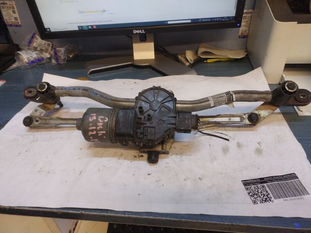 bontott ALFA ROMEO GIULIETTA Első Ablaktörlő Szerkezet Motorral