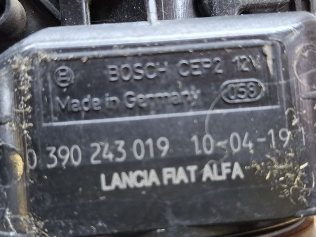 bontott ALFA ROMEO GIULIETTA Első Ablaktörlő Szerkezet Motorral