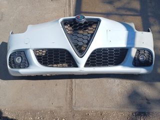 bontott ALFA ROMEO GIULIETTA Első Lökhárító (Részeivel)