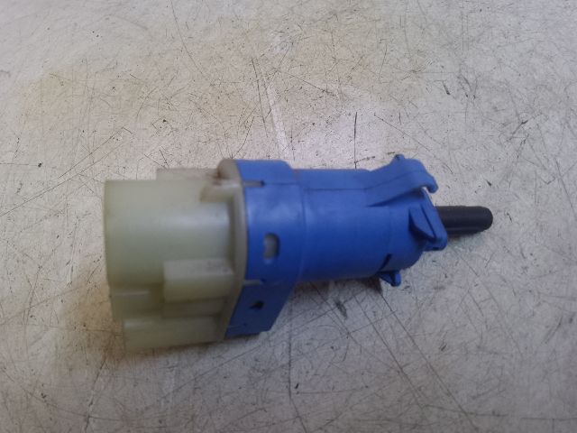 bontott ALFA ROMEO GIULIETTA Fék Pedál Kapcsoló