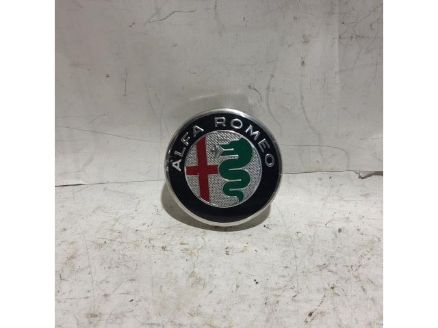 bontott ALFA ROMEO GIULIETTA Felniközép (1 db)