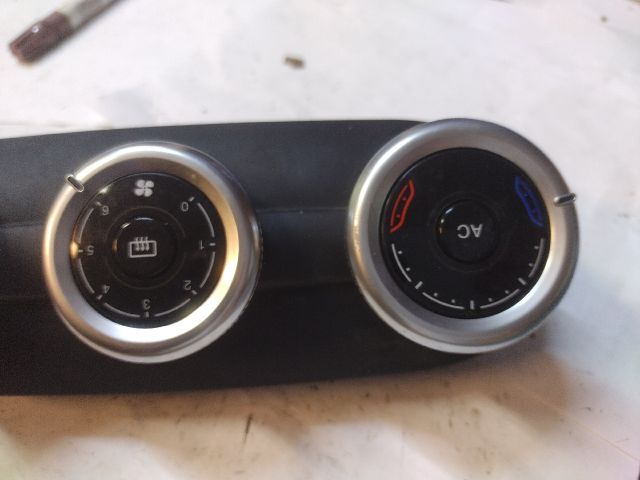 bontott ALFA ROMEO GIULIETTA Fűtéskapcsoló (digit klímás)