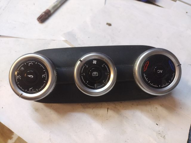 bontott ALFA ROMEO GIULIETTA Fűtéskapcsoló (digit klímás)