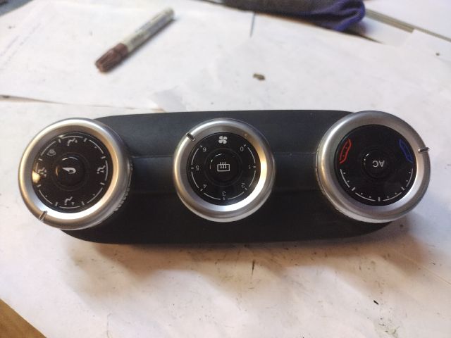 bontott ALFA ROMEO GIULIETTA Fűtéskapcsoló (digit klímás)