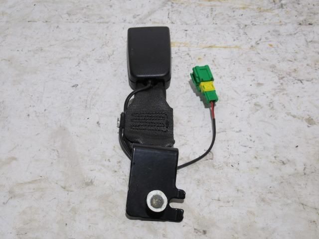 bontott ALFA ROMEO GIULIETTA Hátsó középső Biztonsági Öv Csat