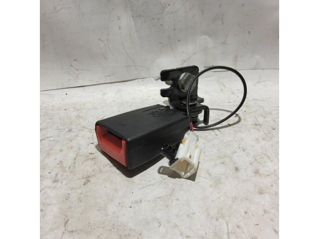 bontott ALFA ROMEO GIULIETTA Hátsó középső Biztonsági Öv Csat