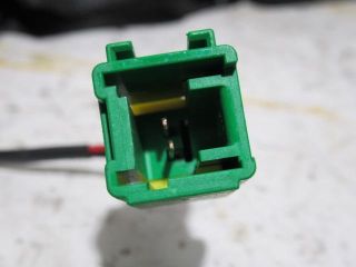 bontott ALFA ROMEO GIULIETTA Hátsó középső Biztonsági Öv Csat