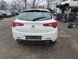 bontott ALFA ROMEO GIULIETTA Hátsó Lökhárító (Részeivel)
