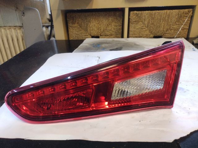 bontott ALFA ROMEO GIULIETTA Jobb Belső Hátsó Lámpa