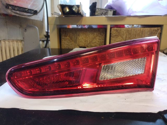 bontott ALFA ROMEO GIULIETTA Jobb Belső Hátsó Lámpa