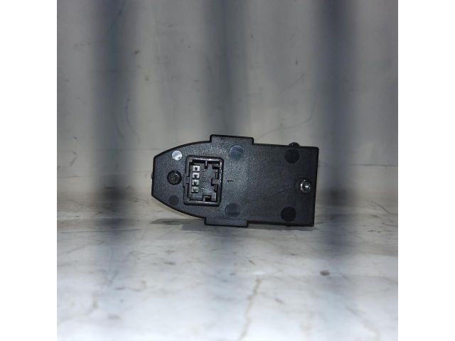 bontott ALFA ROMEO GIULIETTA Jobb első Ablakemelő Kapcsoló