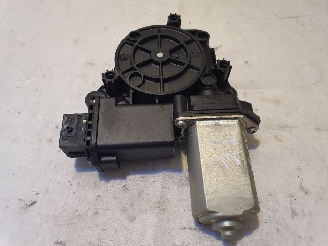 bontott ALFA ROMEO GIULIETTA Jobb első Ablakemelő Motor