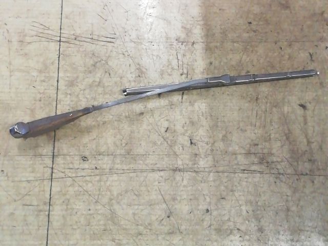 bontott ALFA ROMEO GIULIETTA Jobb első Ablaktörlő Kar