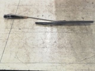 bontott ALFA ROMEO GIULIETTA Jobb első Ablaktörlő Kar