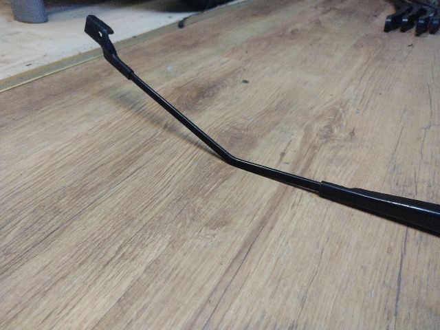 bontott ALFA ROMEO GIULIETTA Jobb első Ablaktörlő Kar