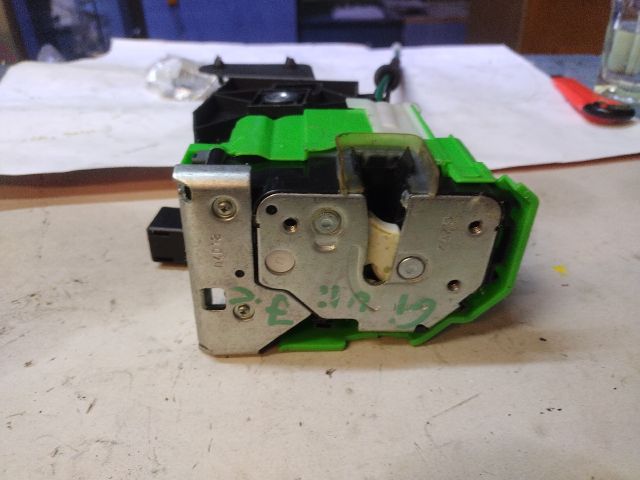 bontott ALFA ROMEO GIULIETTA Jobb első Ajtózár