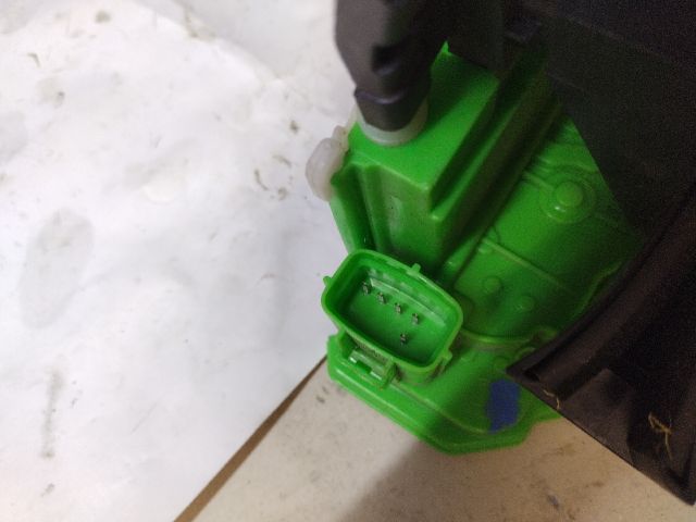 bontott ALFA ROMEO GIULIETTA Jobb első Ajtózár