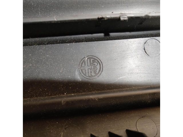 bontott ALFA ROMEO GIULIETTA Jobb első Belső Küszöb Burkolat