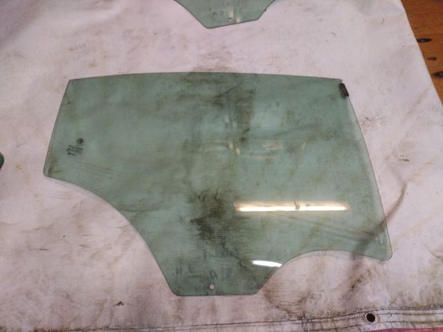 bontott ALFA ROMEO GIULIETTA Jobb hátsó Ablak