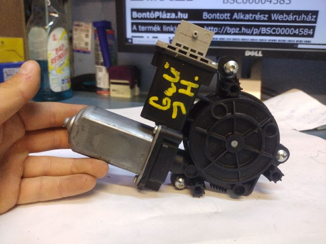 bontott ALFA ROMEO GIULIETTA Jobb hátsó Ablakemelő Motor