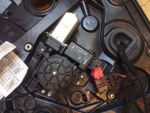 bontott ALFA ROMEO GIULIETTA Jobb hátsó Ablakemelő Szerkezet (Elektromos)