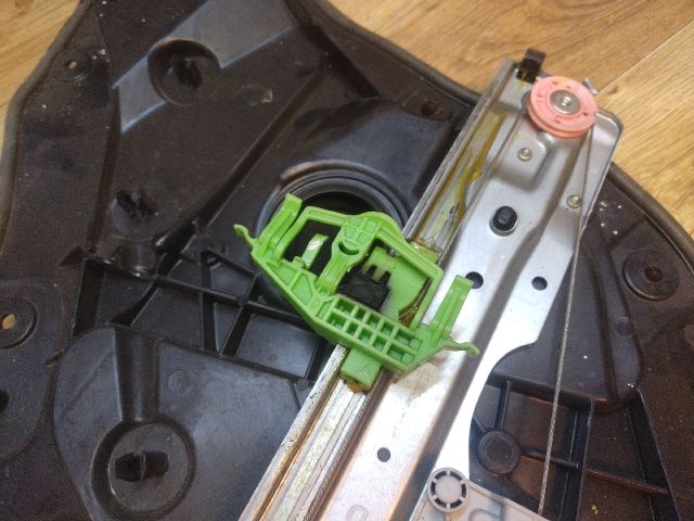 bontott ALFA ROMEO GIULIETTA Jobb hátsó Ablakemelő Szerkezet (Elektromos)