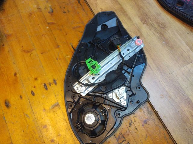 bontott ALFA ROMEO GIULIETTA Jobb hátsó Ablakemelő Szerkezet (Elektromos)