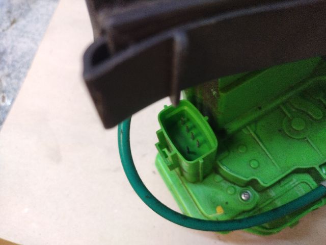 bontott ALFA ROMEO GIULIETTA Jobb hátsó Ajtózár