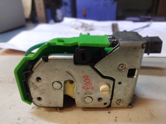 bontott ALFA ROMEO GIULIETTA Jobb hátsó Ajtózár