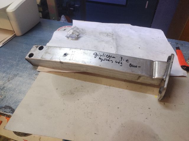 bontott ALFA ROMEO GIULIETTA Jobb Lökhárító Tartó Nyúlványvég