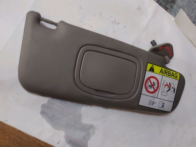 bontott ALFA ROMEO GIULIETTA Jobb Napellenző