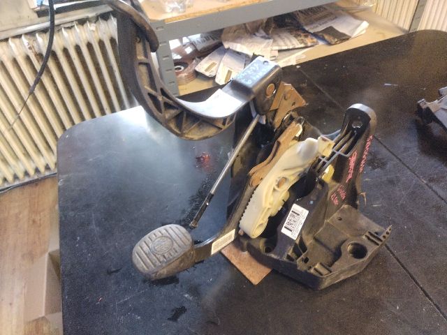 bontott ALFA ROMEO GIULIETTA Pedálsor (Gáz, Fék, Kuplung)