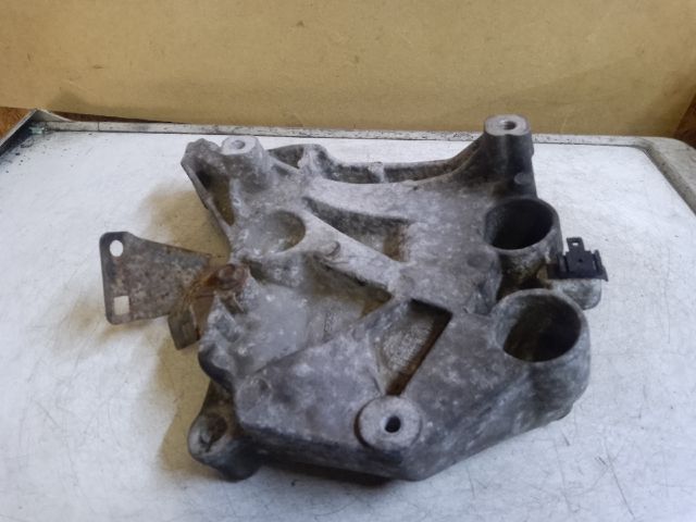 bontott ALFA ROMEO GIULIETTA Tartó Bak