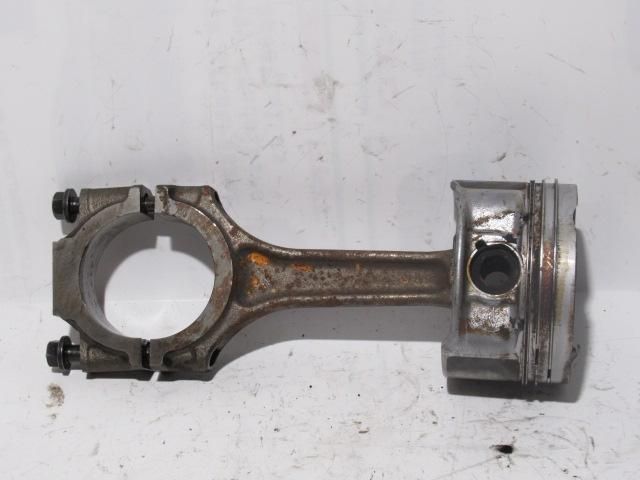 bontott ALFA ROMEO GT Dugattyú és Hajtókar